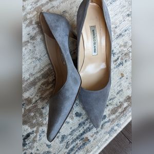 Manolo Blahnik grey suede pointed toe pumps